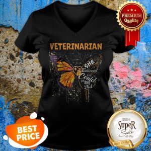 Veterinarian She Believe She Could So She Did V-neck