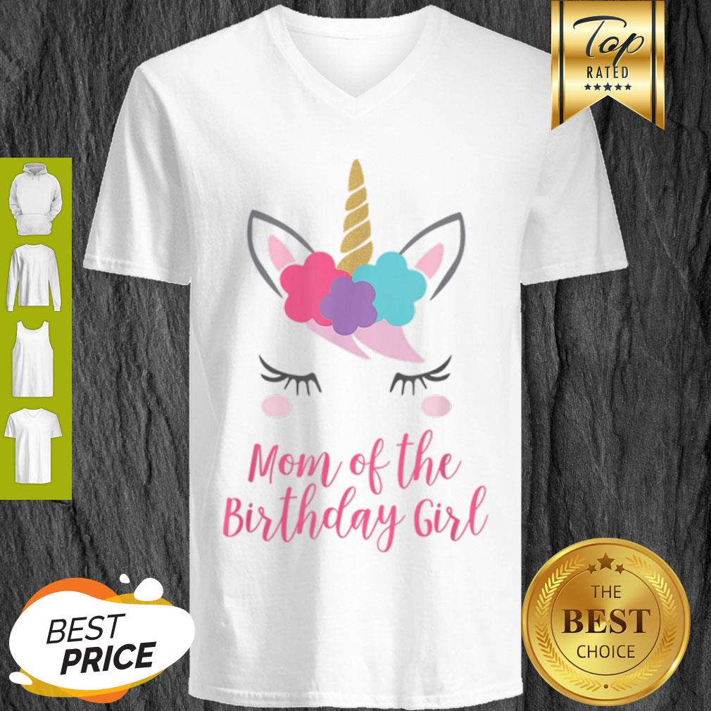 Awesome Unicorn Mom, Cute Mom Of The Birthday Girl V-neck Awesome Unicorn Mom, Cute Mom Of The Birthday Girl V-neck