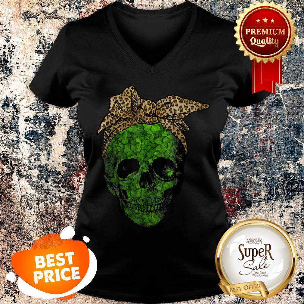 Leopard Bandana Shamrock Skull St Patrick’s Day Gifts V-neck Leopard Bandana Shamrock Skull St Patrick’s Day Gifts V-neck