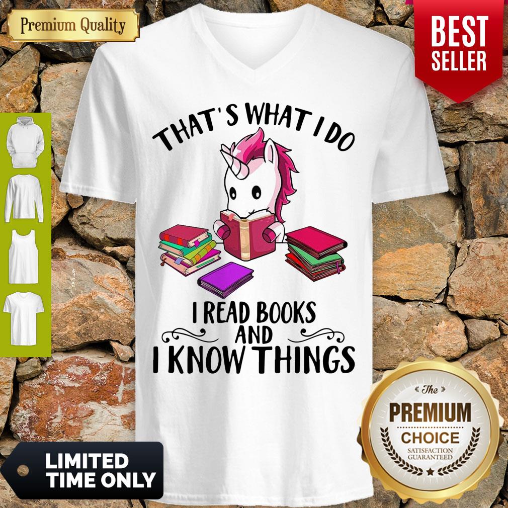 Unicorn That’s What I Do I Read Books And I Know Things V-neck Unicorn That’s What I Do I Read Books And I Know Things V-neck