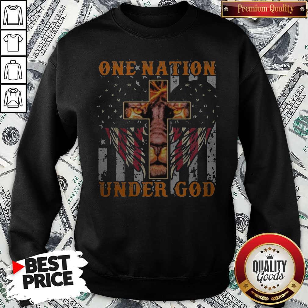 Pretty Lion King One Nation Under God American Flag Independence Day Sweatshirt