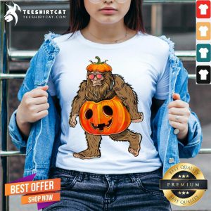 Hot Halloween Bigfoot Pumpkin V Neck