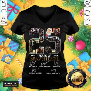 Happy 25 Years Of Braveheart 1995 2020 Signatures V Neck- Design By Teeshirtcat.com