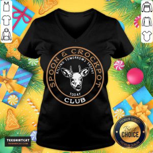 Spoon And Crockpot V Neck- Design By Teeshirtcat.com