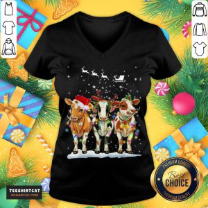 Top Cows Reindeer Christmas Lights Hat Santa for Cow Lover Xmas Gifts Cows Reindeer Christmas Lights T-V Neck- Design By Teeshirtcat.com