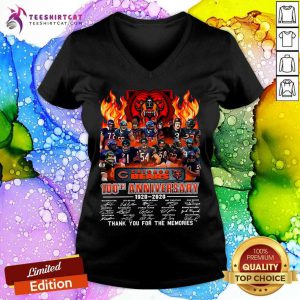 Chicago Bears 100th Anniversary 1920 2020 Signatures Thank You For The Memories V Neck - Design By Teeshirtcat.com