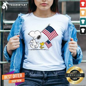 Snoopy And Woodstock Holding American Flag 4th Of July V Neck- Design By Teeshirtcat.com