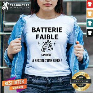 Batterie Faible Sandrine A Besoin Dune Biere V-neck