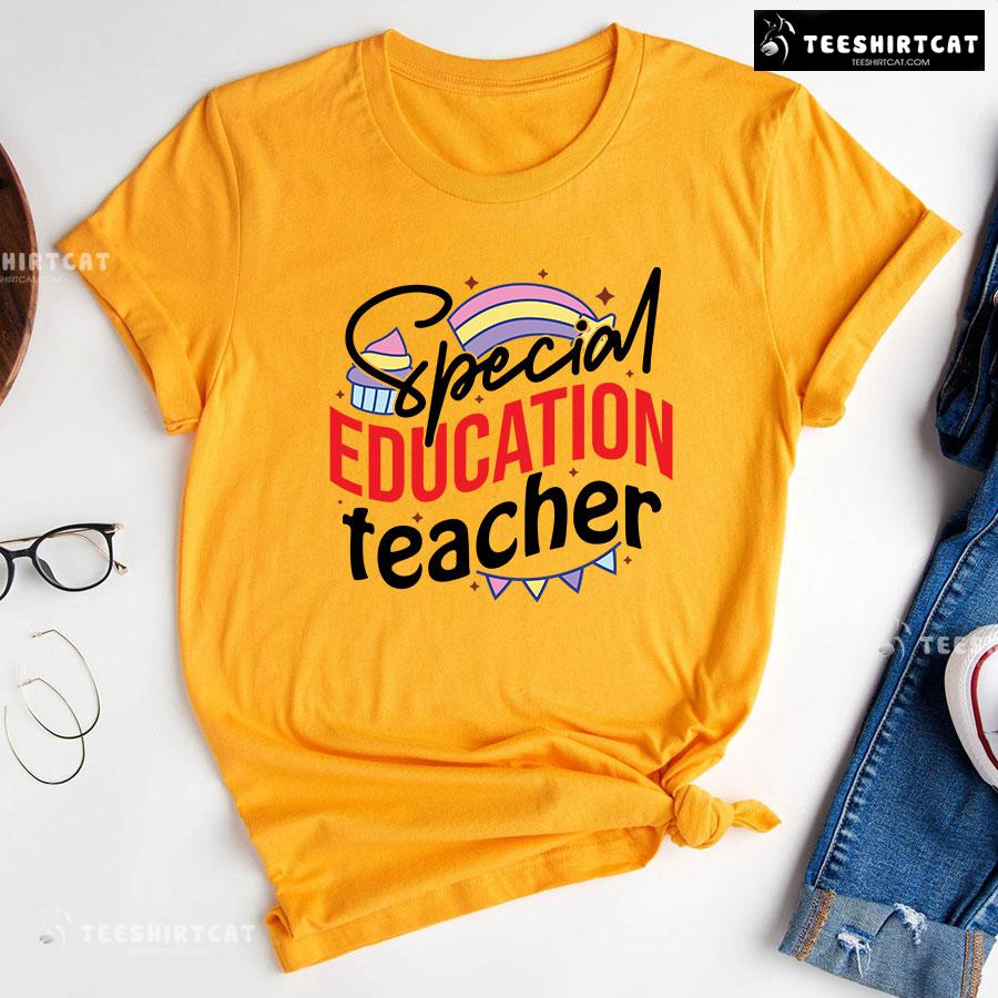 Special Education Teacher Rainbow Cupcake Flag Chain Back To School T-Shirt