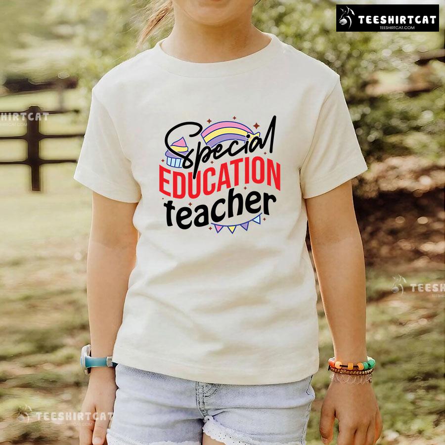 Special Education Teacher Rainbow Cupcake Flag Chain Back To School T-Shirt