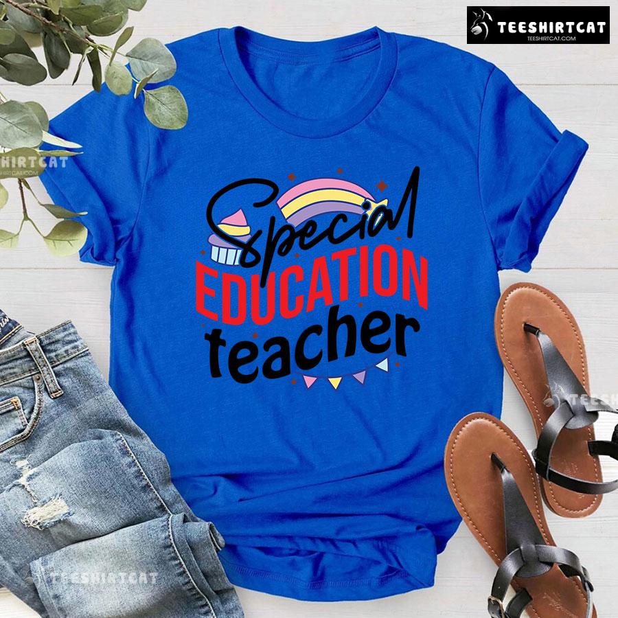 Special Education Teacher Rainbow Cupcake Flag Chain Back To School T-Shirt