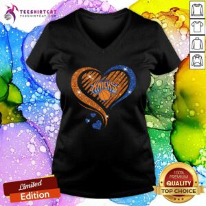 Official New York Knicks NBA Basketball True Love One Heart V-neck