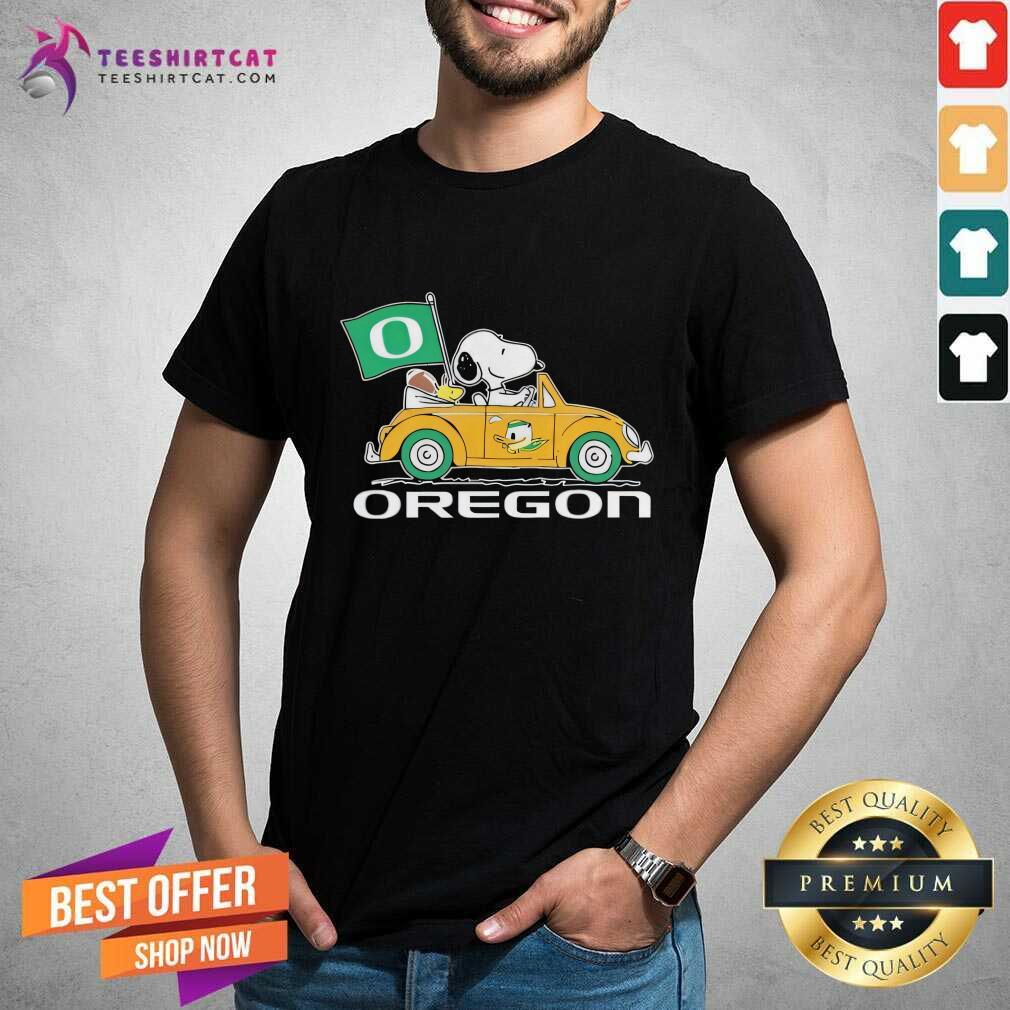 Original Oregon Snoopy And Woodstock Drives Car Oregon Ducks Flag T-Shirt