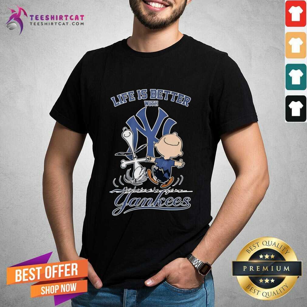 Top Snoopy And Charlie Brown Life Is Better With New York Yankees T-Shirt