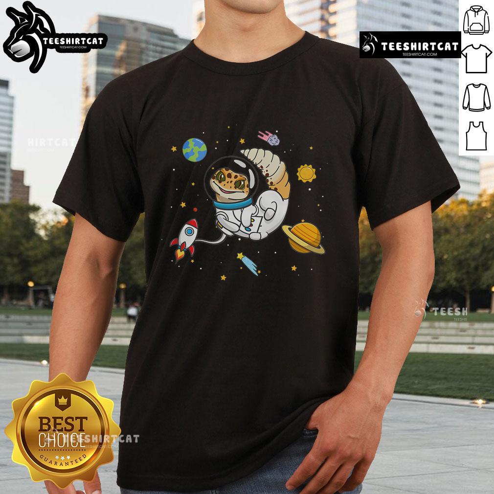 Good Reptile Space Leopard Gecko Lover T-Shirt featuring a vibrant design perfect for reptile enthusiasts and gecko lovers.