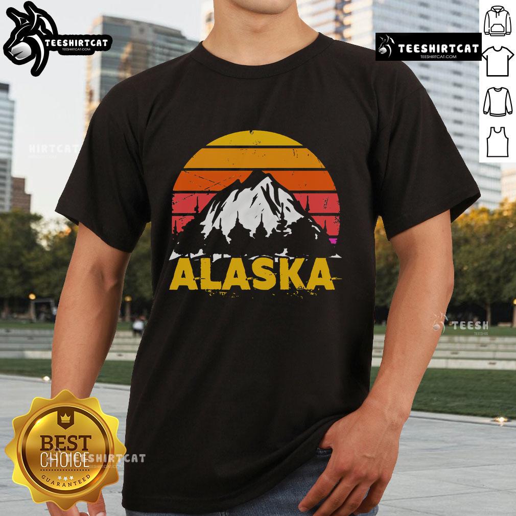 Nice retro Alaska mountain vintage Alaskan T-shirt featuring a scenic mountain design in a classic style.