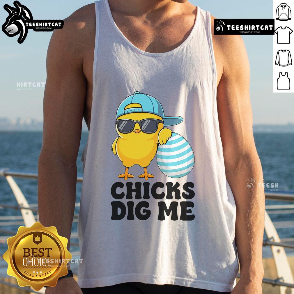 Funny chicks dig me Easter tank top featuring playful graphic for a cheerful Happy Easter celebration.