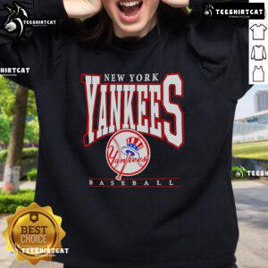 2025 New York Yankees baseball logo graphic on a stylish sweatshirt, perfect for fans and casual wear.