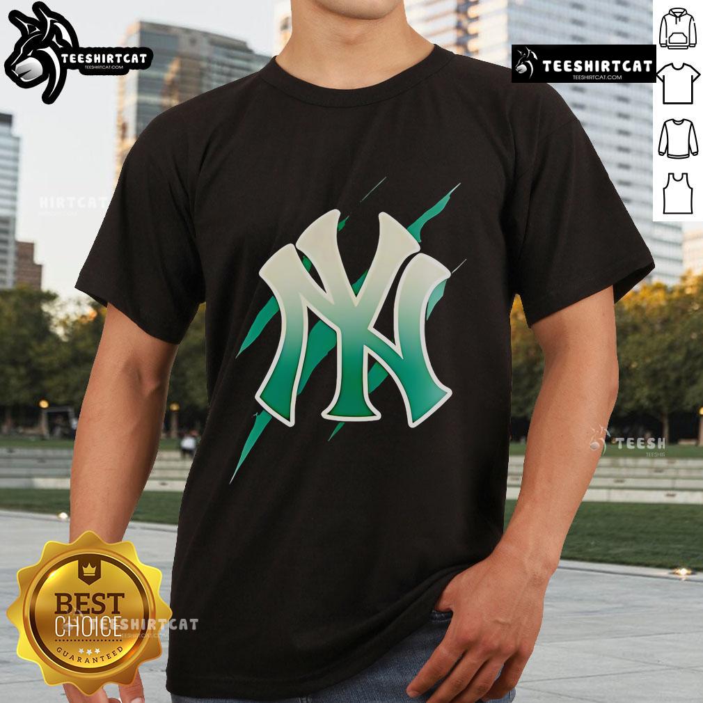 Nice Jurassic World Rebirth New York Yankees logo T-shirt featuring vibrant graphics and a stylish design for fans.
