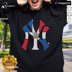 Alt Text: Official New York Yankees sweatshirt featuring Dominican Republic flag logo, perfect for fans and collectors.