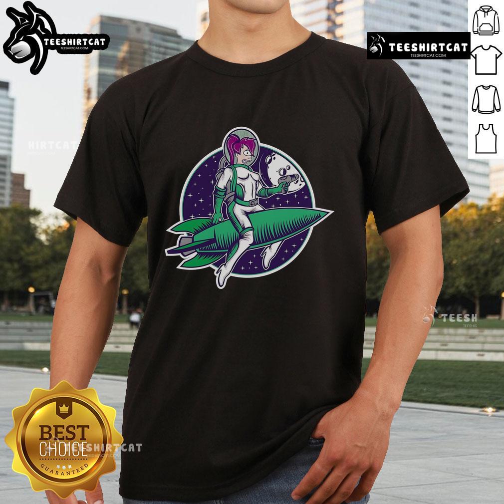 Nice The Pinup From The Future Turanga Leela Futurama T-Shirt featuring a vibrant design of Leela in a futuristic style.