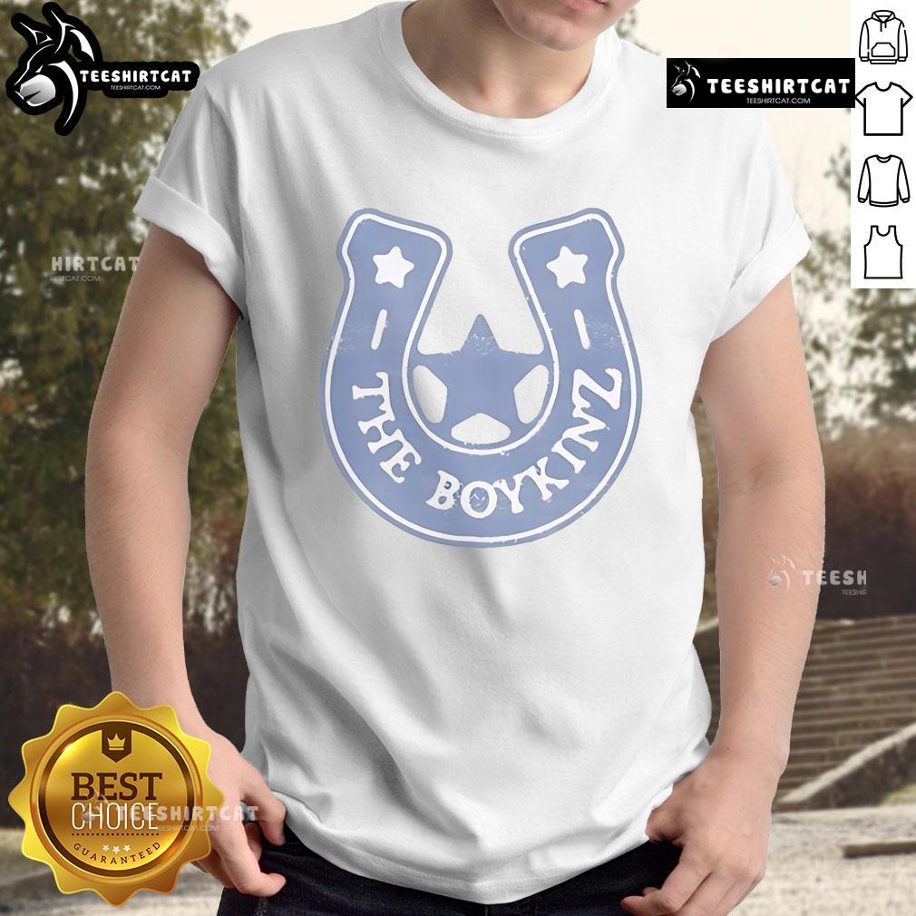 Nice The Boykinz Fell In Love With A Cowboy Horseshoe T-Shirt featuring a playful design of Boykin Spaniels and horseshoes.
