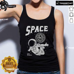 Pretty space astronaut explores the universe in a stylish tank top, perfect for cosmic adventures and space enthusiasts.