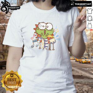 Funny frog with a drum on a cute ladies' tee, perfect for animal lovers and music enthusiasts.