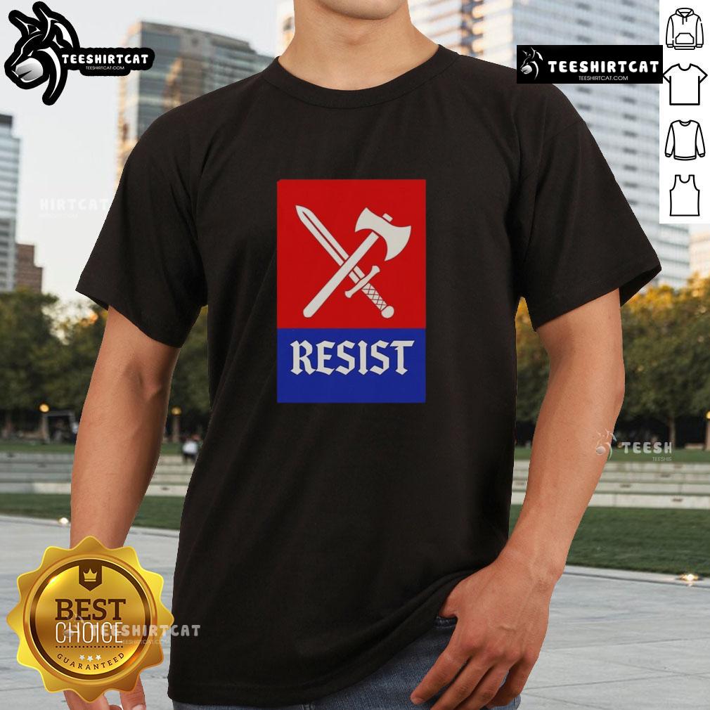Nice Resist Mayah Sommers Young Queen Of Scots T-Shirt featuring a stylish design celebrating Scottish heritage.