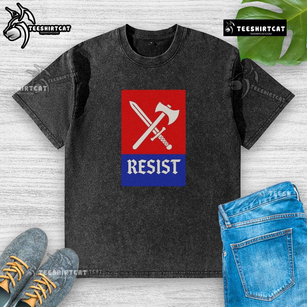 Young Queen of Scots washed t-shirt featuring Mayah Sommers in a stylish design, perfect for casual fashion lovers.