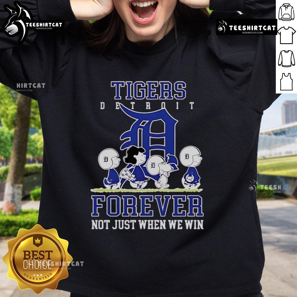 Premium peanuts Charlie Brown Snoopy Detroit Tigers baseball sweatshirt, perfect for fans celebrating all seasons.