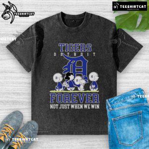 Premium Peanuts Charlie Brown Snoopy Detroit Tigers baseball t-shirt, perfect for fans who love the game year-round.