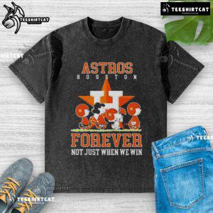 Premium peanuts Charlie Brown Snoopy Houston Astros baseball t-shirt, showcasing a fun design for fans and casual wear.