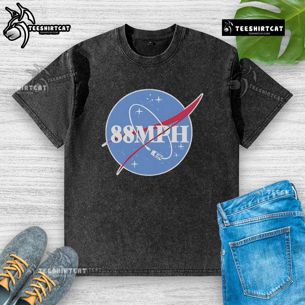 Top NASA 88MPH washed t-shirt featuring a vintage design, perfect for space enthusiasts and casual wear lovers.