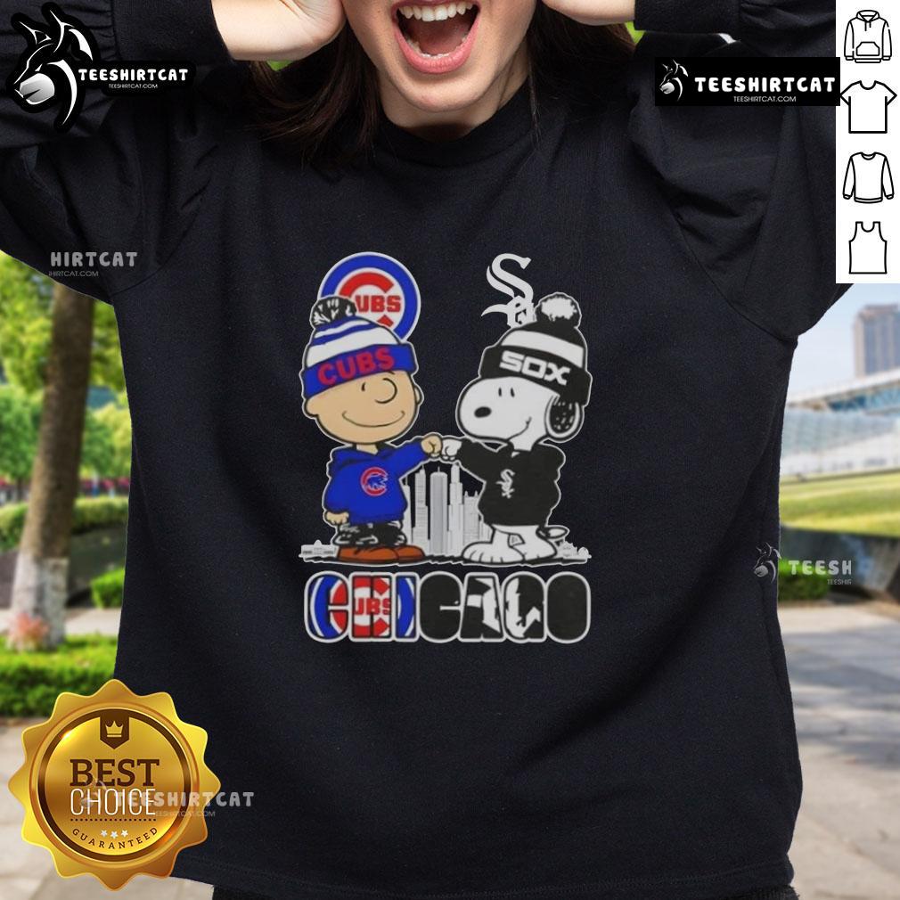 Cute Snoopy and Charlie Brown Chicago City Sports Cubs vs White Sox skyline sweatshirt design.