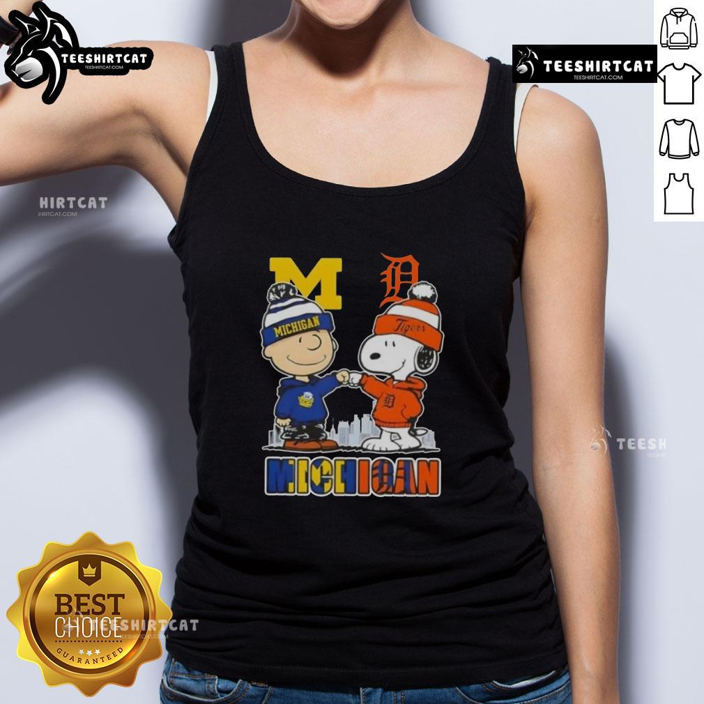 Cute Snoopy and Charlie Brown in Michigan sports Wolverine and Detroit Tigers tank top with skyline design.