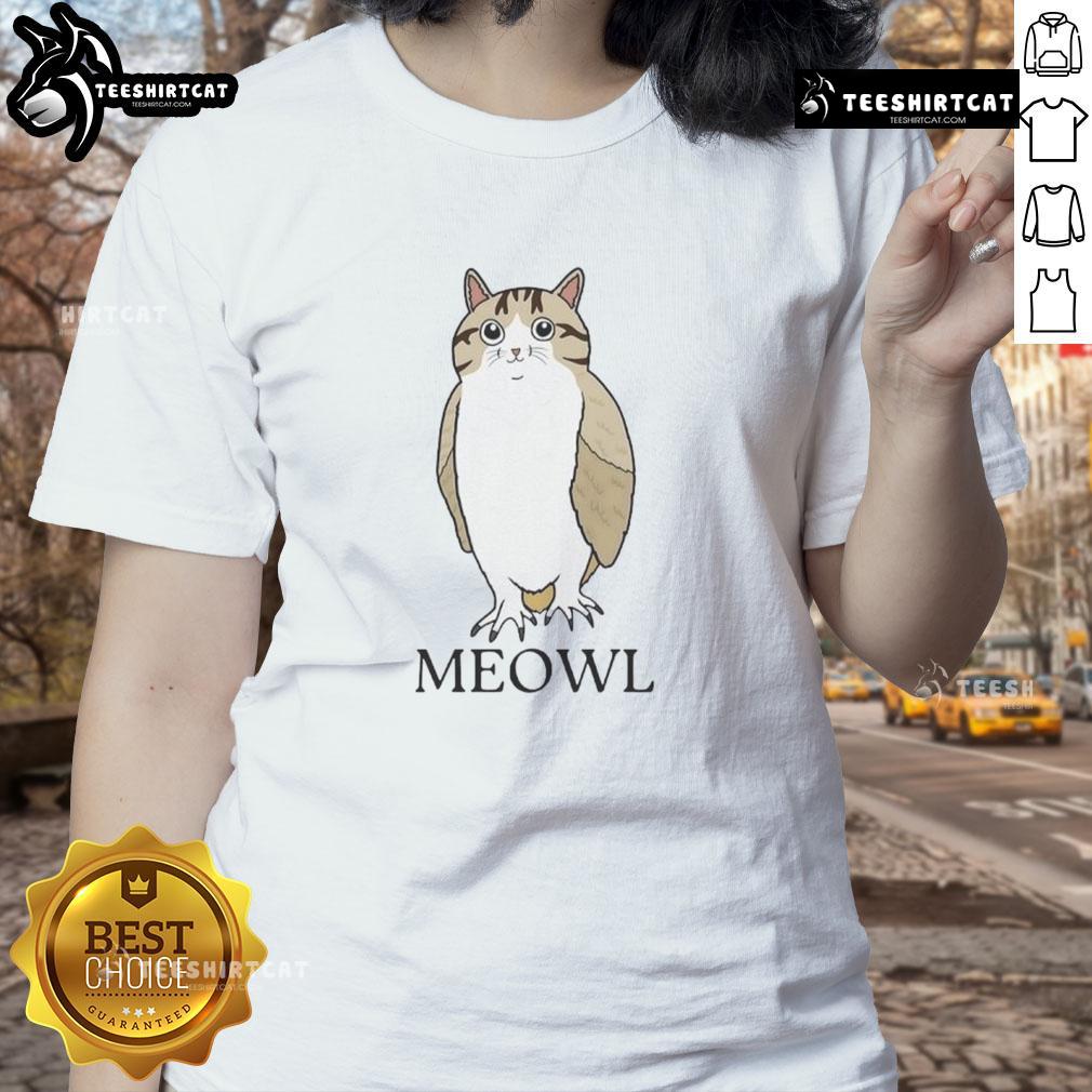 Funny cute cat and owl graphic on a ladies tee, perfect for animal lovers and casual wear enthusiasts.