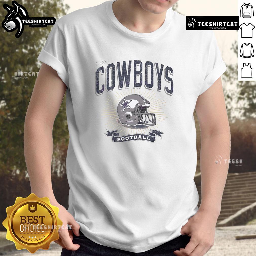 Alt Text: Distressed vintage Dallas Cowboys football helmet graphic on a stylish t-shirt, perfect for fans and collectors.