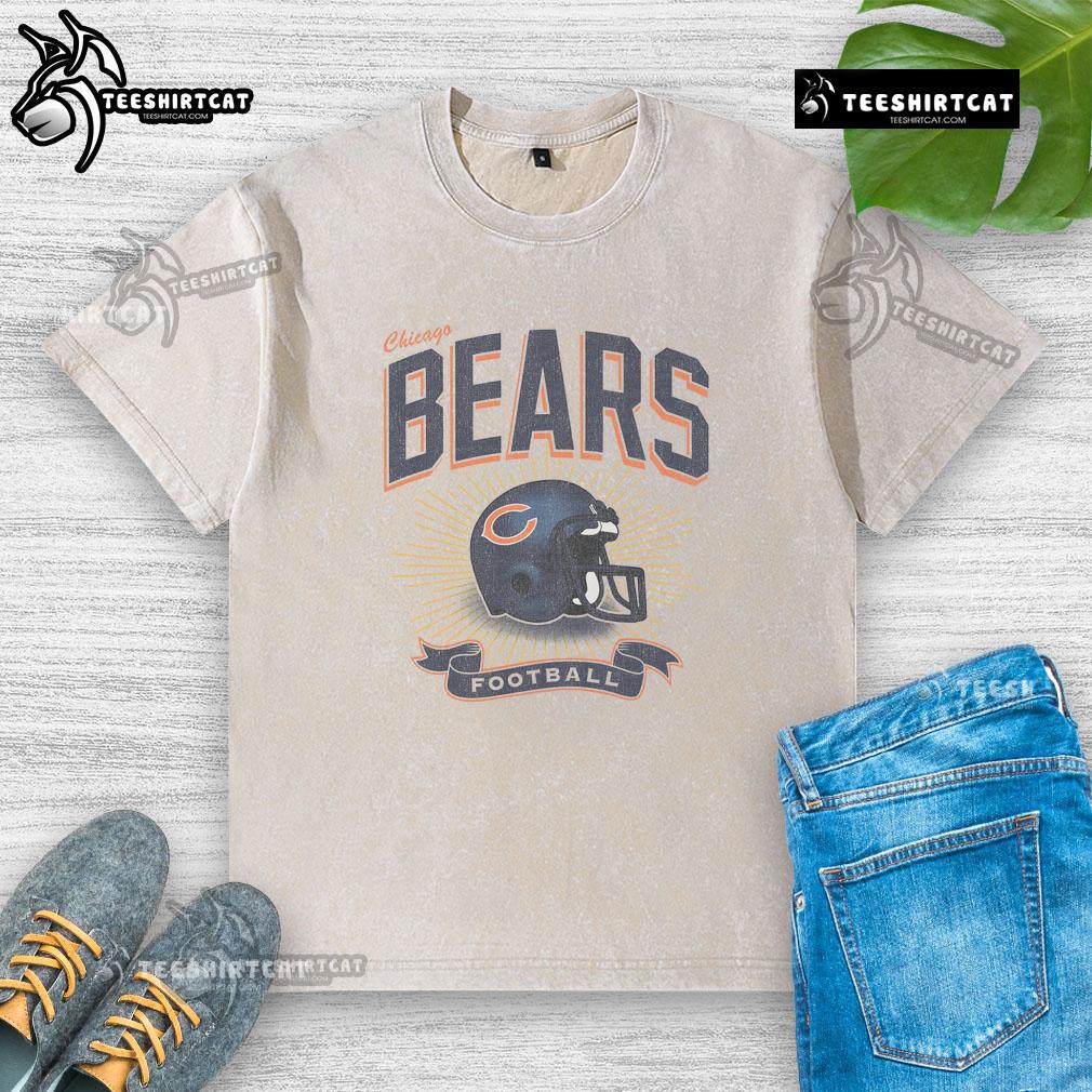 Alt Text: Original Chicago Bears historic prime play washed t-shirt featuring the team's logo and vintage design.