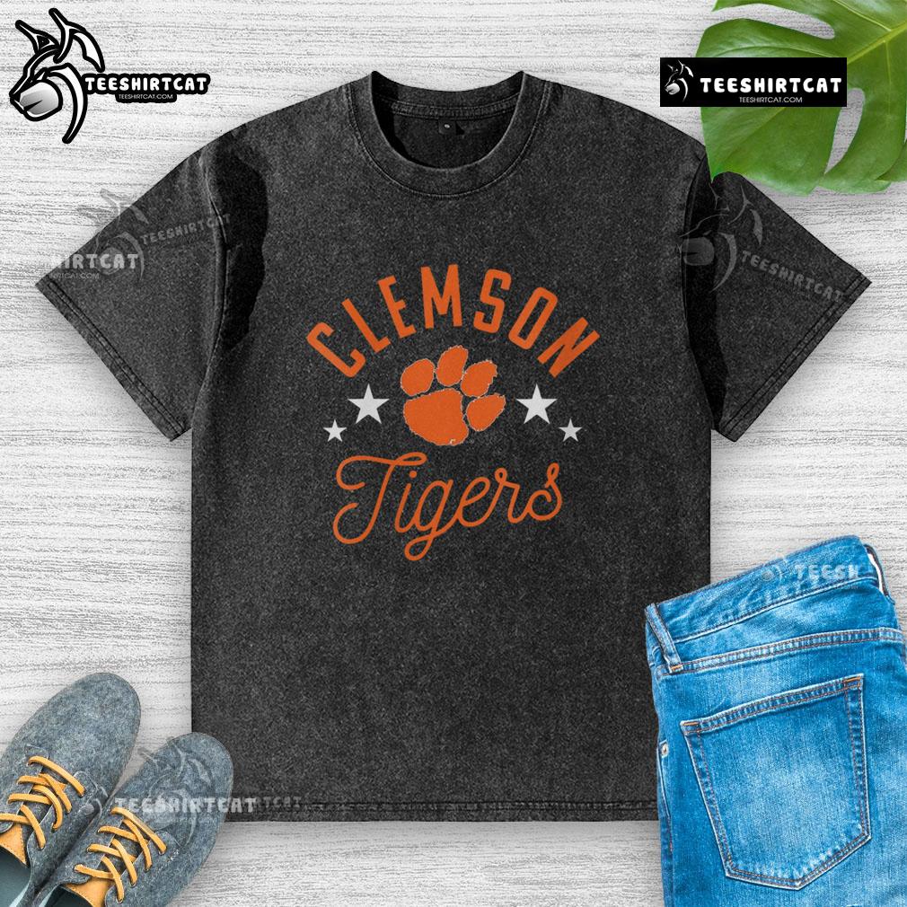 Pretty Clemson Tigers Paws Washed T-Shirt featuring vibrant paw print design, perfect for fans and casual wear.