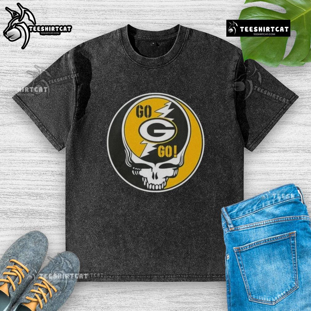 Alt Text: Premium NFL Green Bay Packers Grateful Dead Stealie washed t-shirt featuring vibrant graphics and a comfortable fit.
