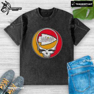 Alt Text: Premium NFL Kansas City Chiefs Grateful Dead Stealie washed t-shirt featuring vibrant graphics and a comfortable fit.