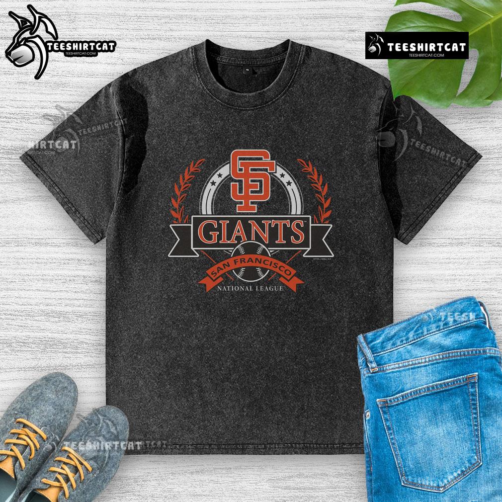 Premium San Francisco Giants Cooperstown Collection Crest Washed T-Shirt featuring a vintage design and soft fabric.