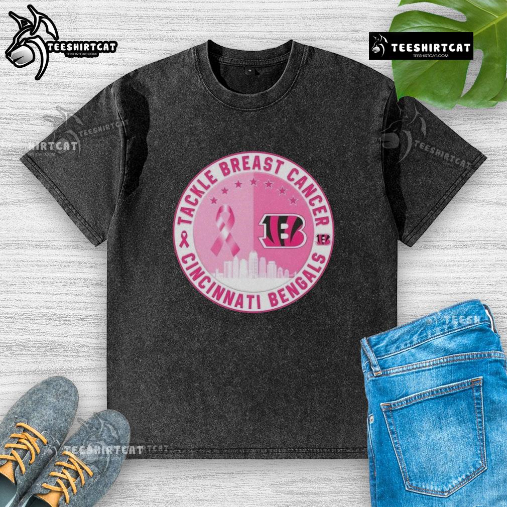 Premium Tackle Breast Cancer Cincinnati Bengals football skyline washed t-shirt featuring team colors and logo design.