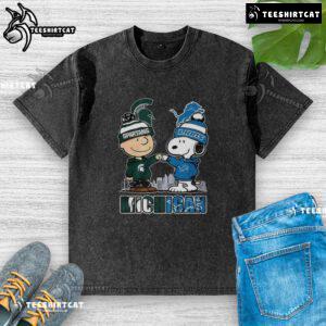 Alt Text: Pretty Snoopy Michigan State Spartans and Detroit Lions winter 2025 washed t-shirt featuring cute Snoopy design.