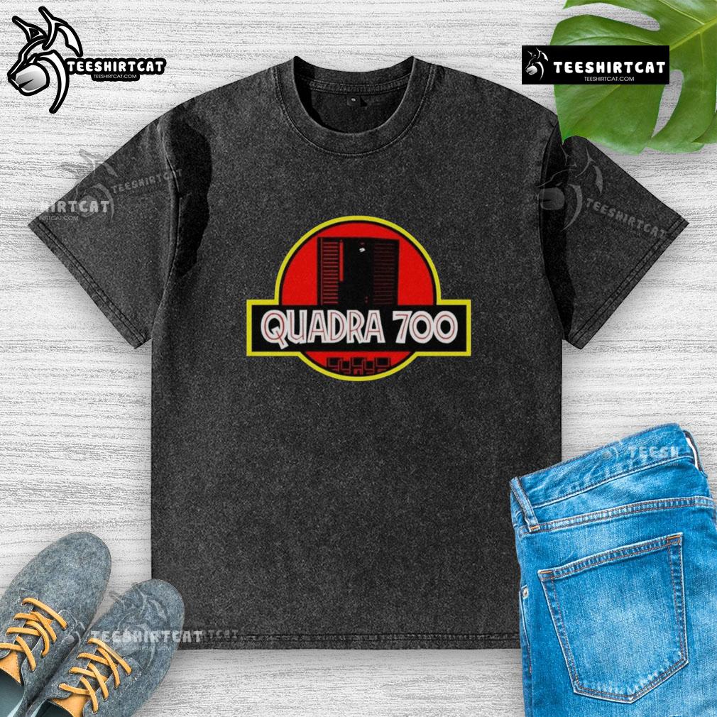 Top Quadra 700 X Jurassic Park washed t-shirt featuring iconic dinosaur graphics for fans of the classic movie.