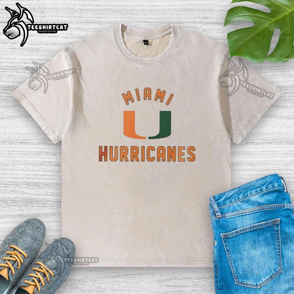 Nice Miami Hurricanes washed t-shirt featuring a vintage logo, perfect for fans of the Miami Hurricanes.