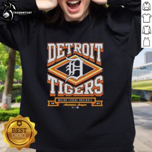 Premium Detroit Tigers Heater Sweatshirt in navy blue, featuring the iconic team logo and a cozy design for fans.