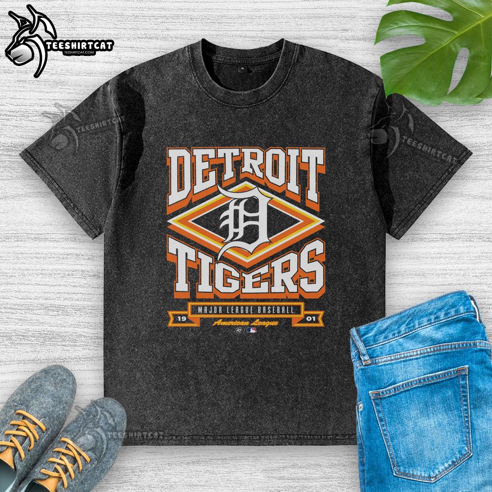 Premium Detroit Tigers Heater Washed T-Shirt in navy blue, featuring the team's logo and a vintage distressed look.