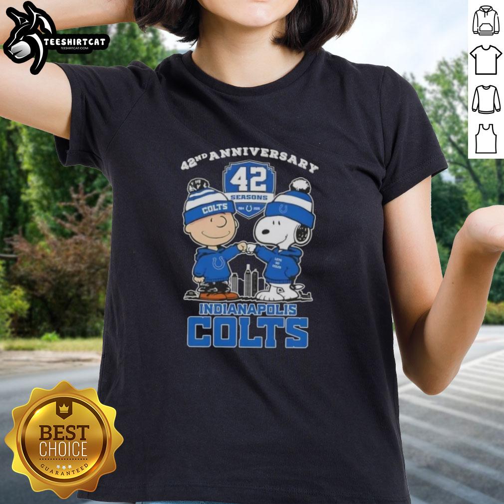 Pretty Charlie Brown and Snoopy 42nd Anniversary Indianapolis Colts Football Skyline Ladies Tee design.